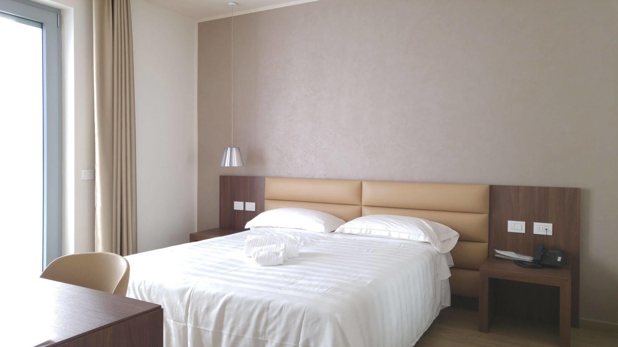 Hotel Al Veliero Pontevico Экстерьер фото